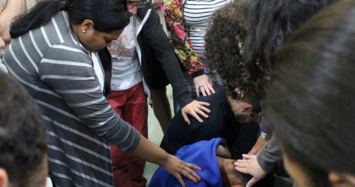 destaque da home – intercessor fev 2020 Oração por estudantes enviados para a parte prática